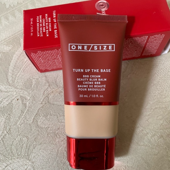One/Size Beauty Turn up the Base Blurring Foundation Fair 3 BNIB - Picture 11 of 14